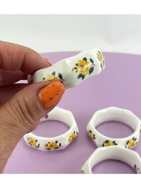Set of 4 vintage 1980s napkin rings, floral yellow roses, Sandford bone china